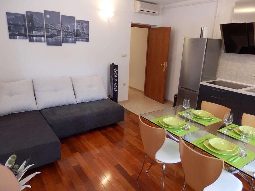 Apartment Pula Center Luaran gambar