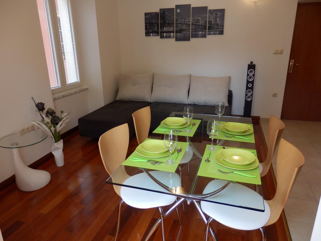 Apartment Pula Center Luaran gambar