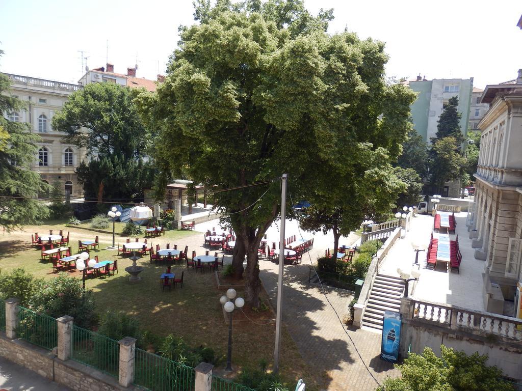 Apartment Pula Center Luaran gambar
