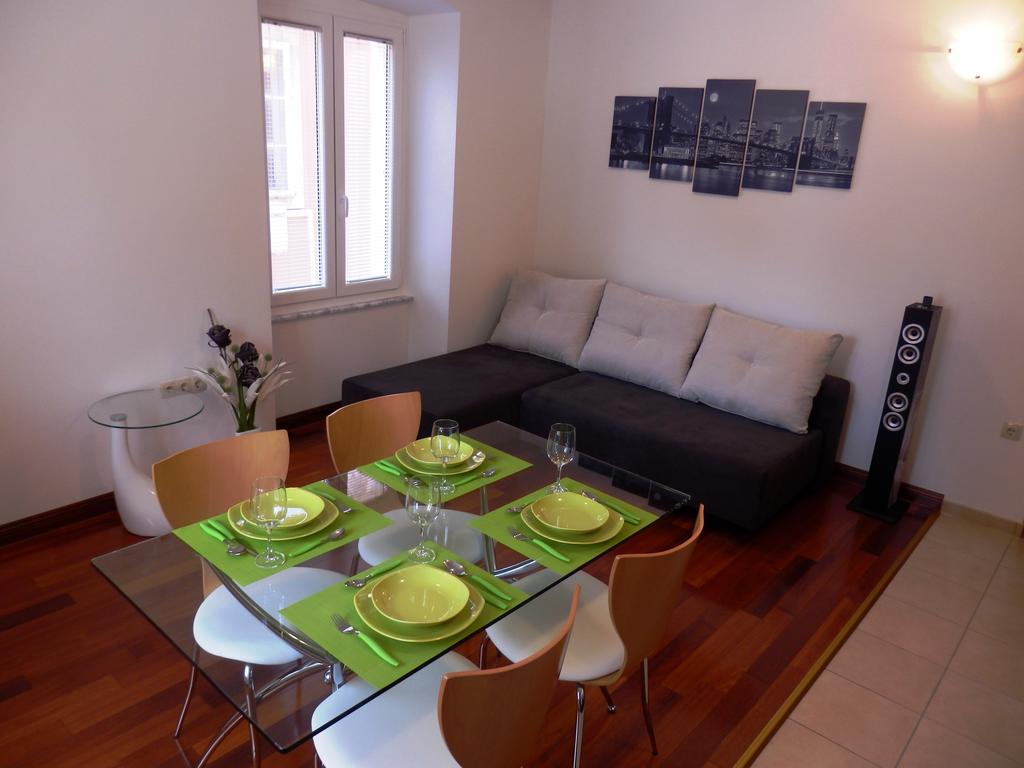 Apartment Pula Center Luaran gambar