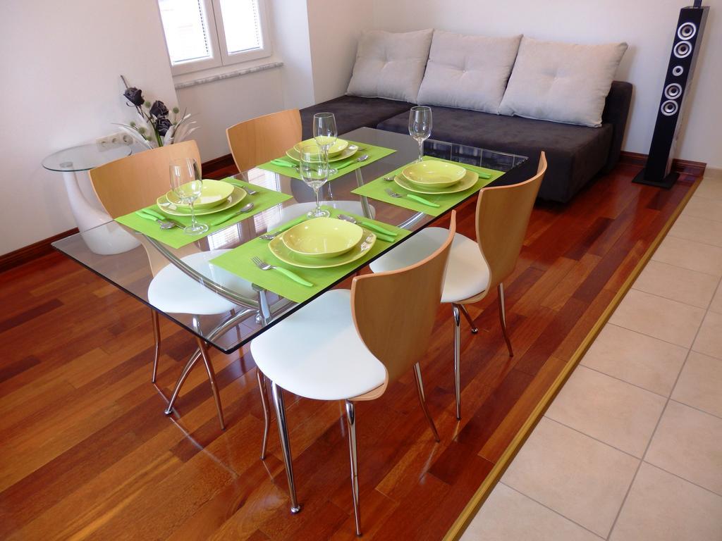 Apartment Pula Center Luaran gambar