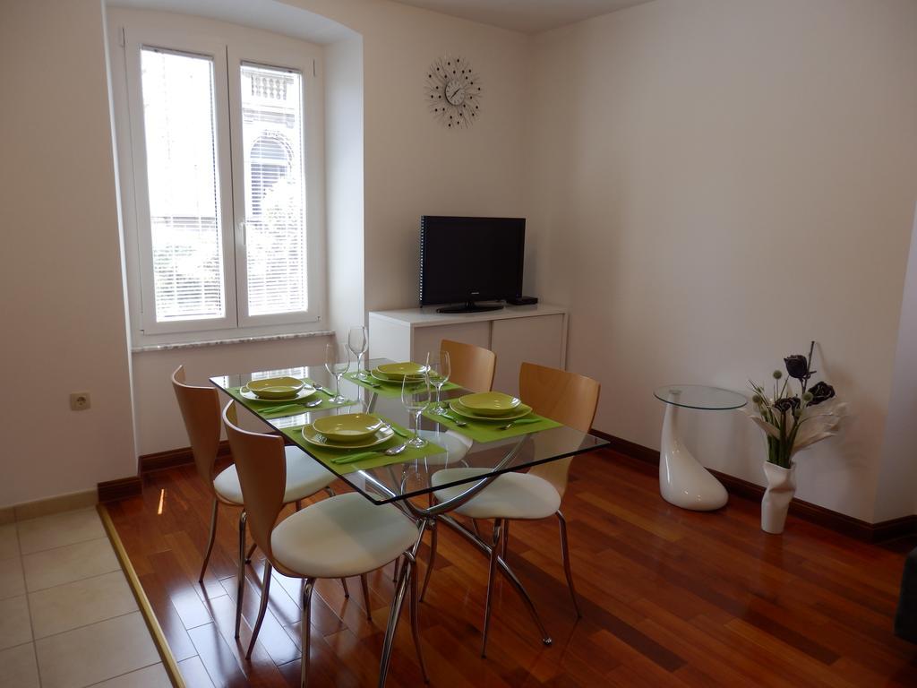 Apartment Pula Center Luaran gambar