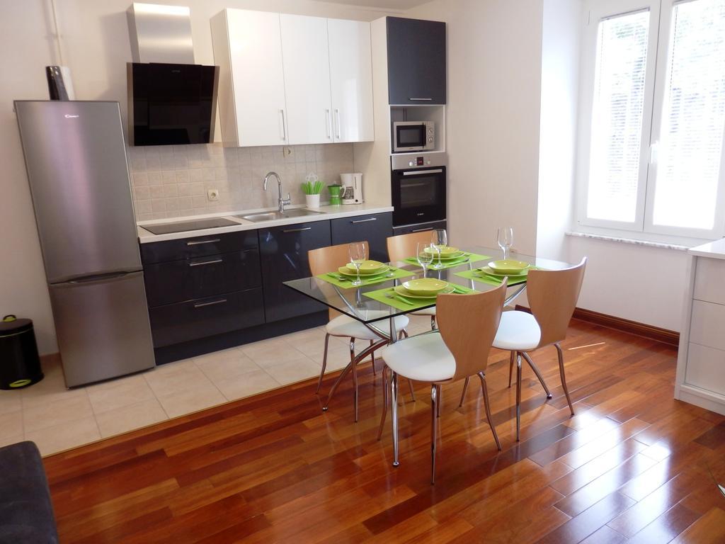 Apartment Pula Center Luaran gambar