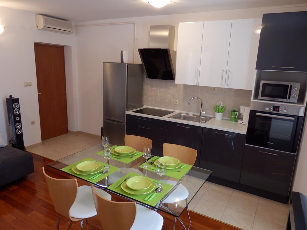 Apartment Pula Center Luaran gambar